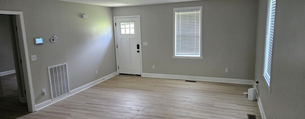 Building Photo - 933 Shearor St