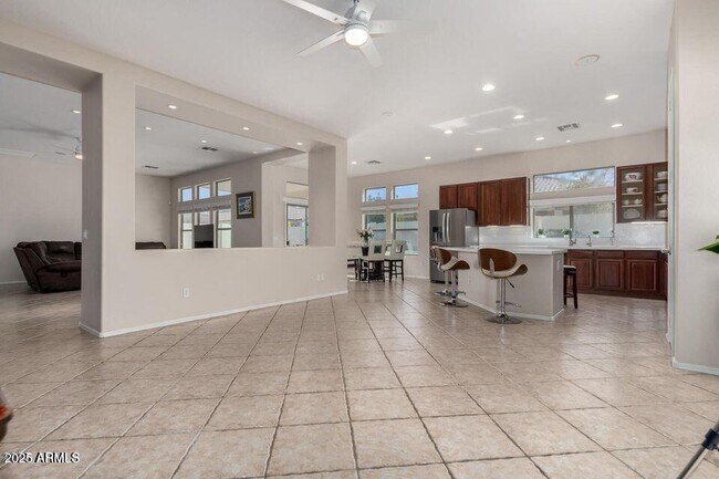 Building Photo - 10511 W Villa Hermosa