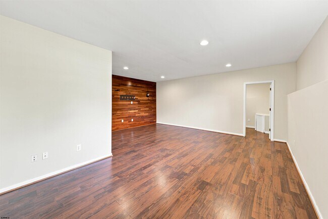 Building Photo - 64 Meadow Cir