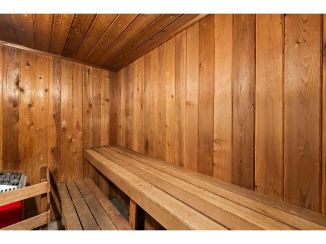 Building Photo - 609 S 9th St