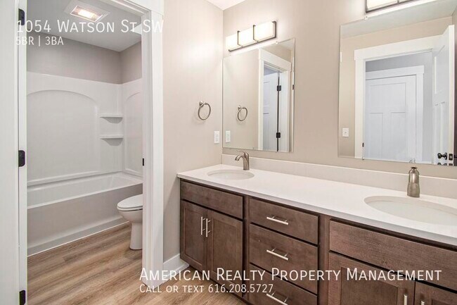 Building Photo - 1054 Watson St SW