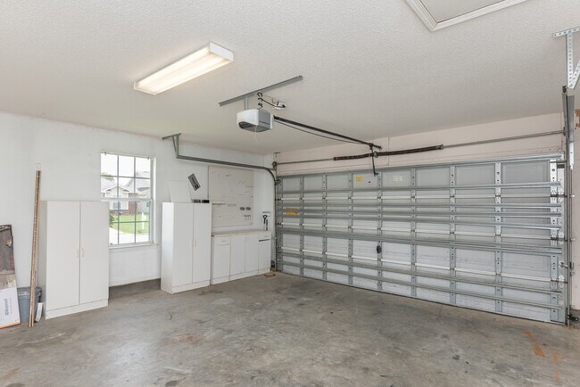 Building Photo - 617 Hanley Downs Dr
