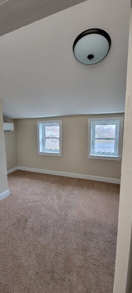 Building Photo - 513 Blue Eagle Ave