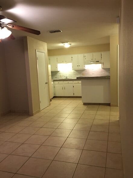 Building Photo - 312 Gastel Cir