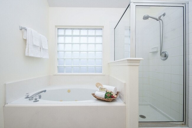 Building Photo - 1407 Sullivan Springs Dr