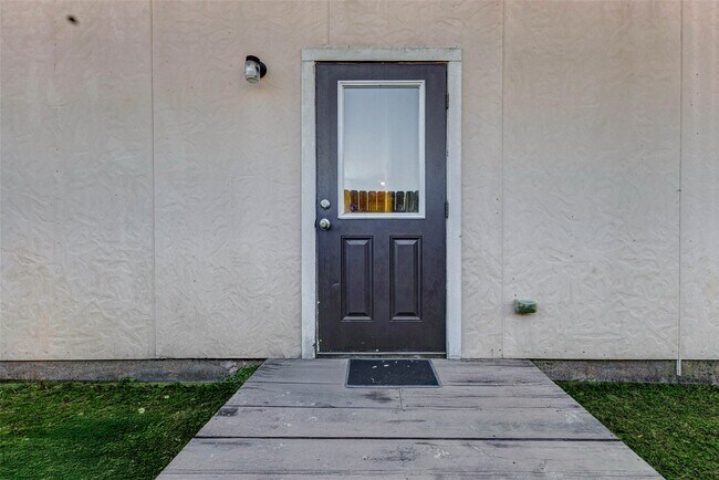 Building Photo - 8622 Torcello St