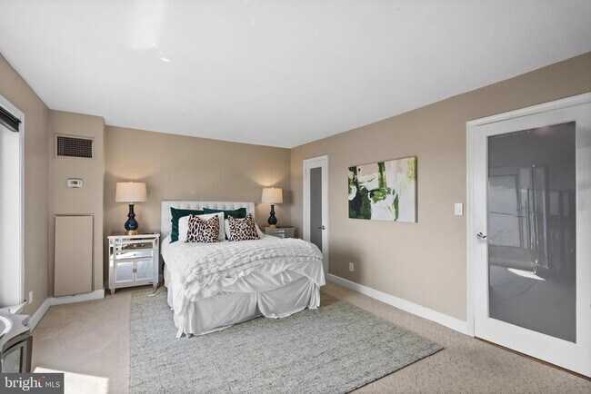 Building Photo - 1080 Wisconsin Ave NW