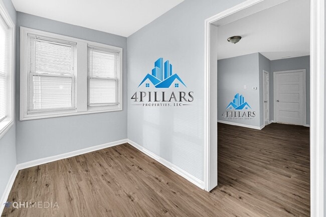 Building Photo - Spacious 4-Bedroom Home in Hammond, IN wit...