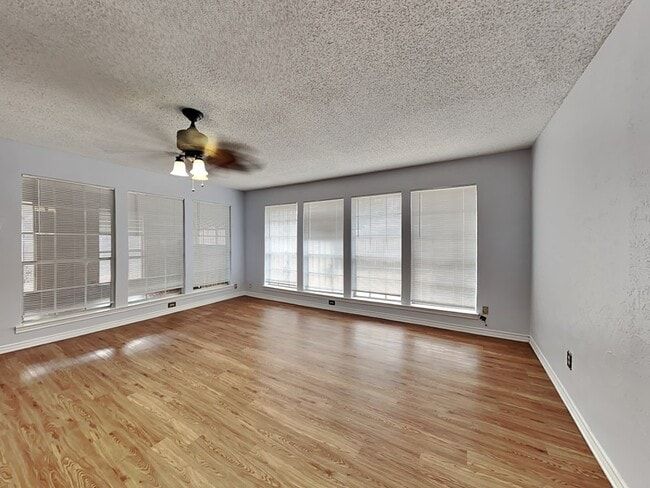 Building Photo - 7105 Rolling Fork Dr