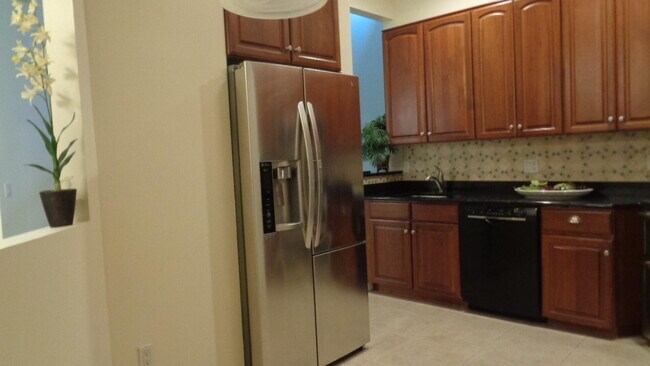 Building Photo - 1825 Bridgepointe Cir