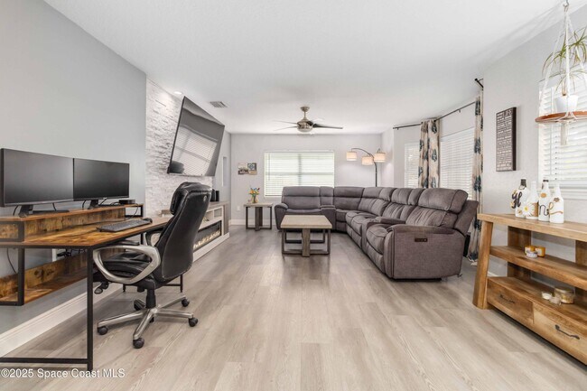 Building Photo - 1149 Scyphers St NE