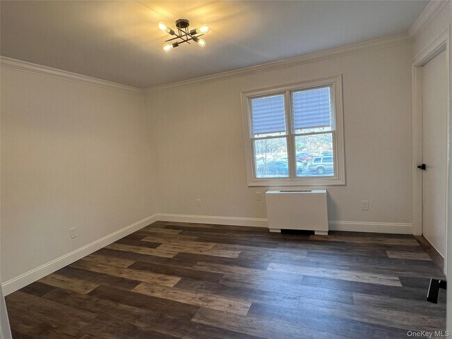 Building Photo - 10 Wild Oaks Rd