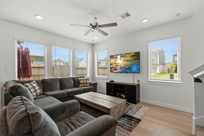 Building Photo - 31931 Abington Vlg Wy