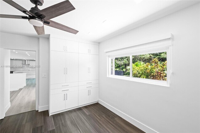 Building Photo - 7550 SW 127th St