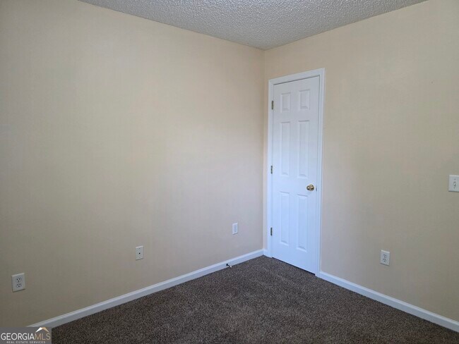 Building Photo - 101 Mossy Oak Dr