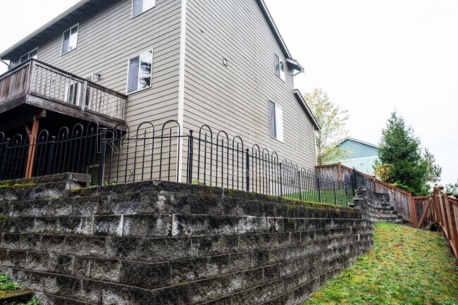 Building Photo - 4014 203rd St Ct E