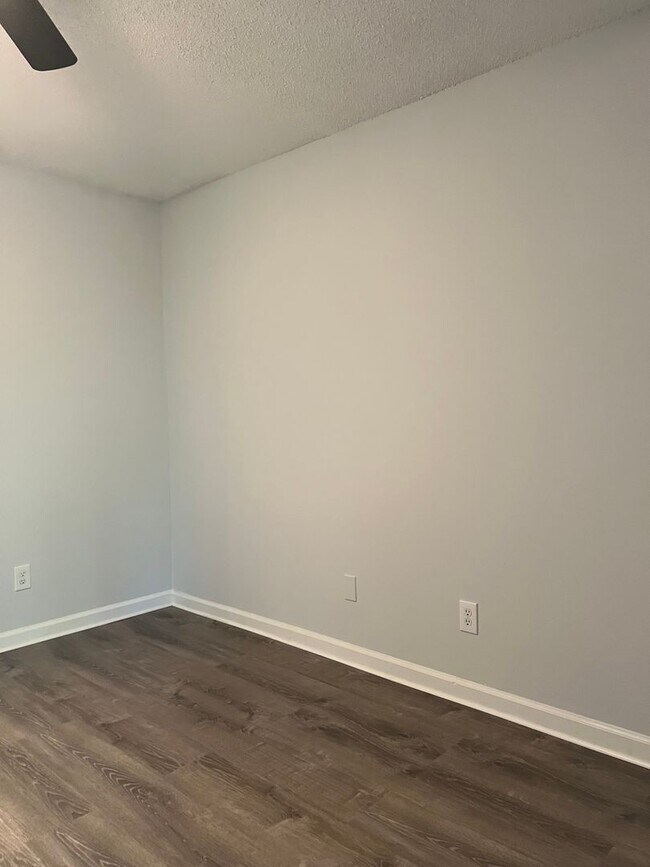 Building Photo - 233 B Lantana Ln