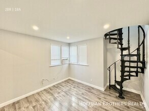 Building Photo - 427 N Oakhurst Dr