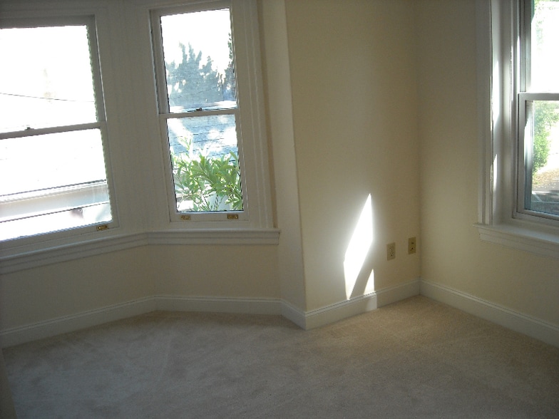 Building Photo - 8433 Germantown Ave