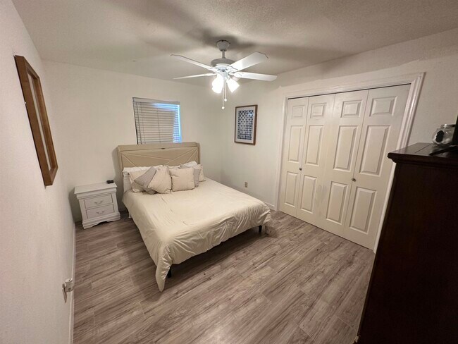 Building Photo - 1902 Denmark Ln