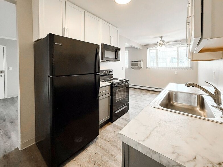 Interior Photo - Oaks of West Saint Paul