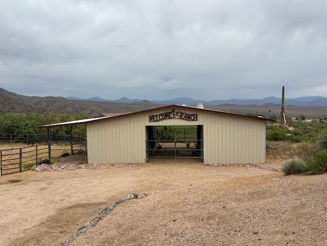 Building Photo - 43003 N Old Mine Rd