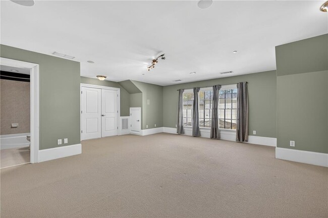 Building Photo - 3475 Roxboro Rd NE