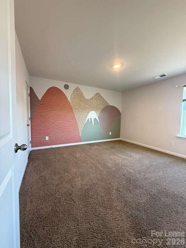 Building Photo - 106 Sierra Rd