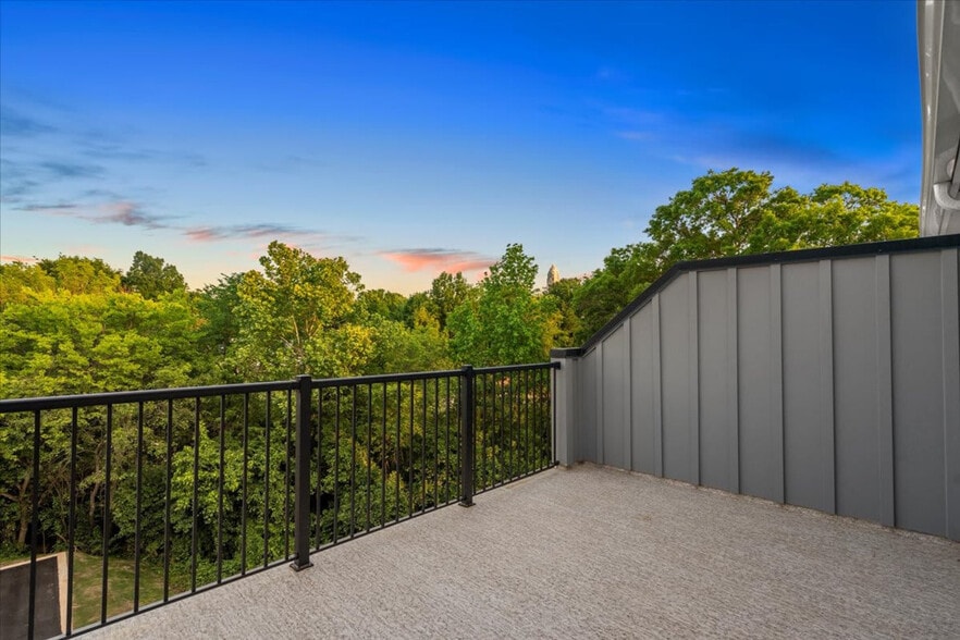 Building Photo - 820 Hamilton St