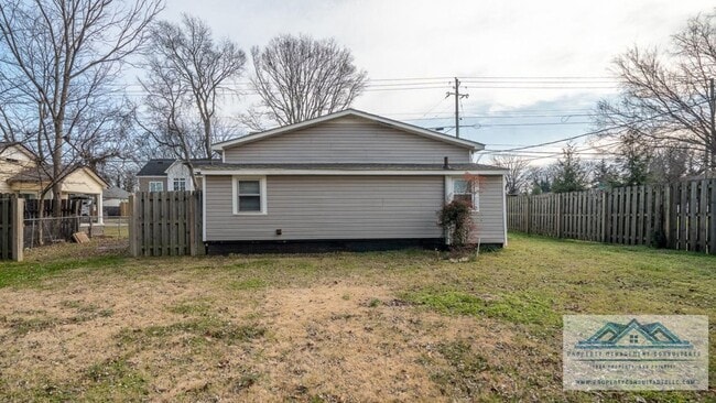 Building Photo - 2024 1st St SW