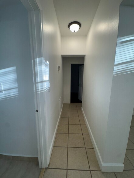 Building Photo - 1715 SW 67th Ct