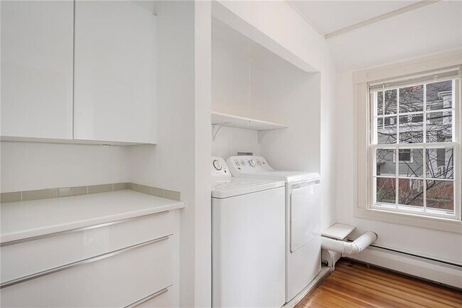 Building Photo - 5 Cushing St