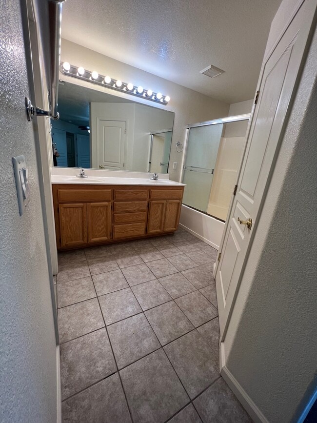 Building Photo - 1742 Shay Way