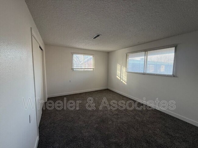 Building Photo - 546 E 450 S