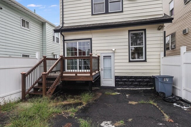 Building Photo - 711 74th St