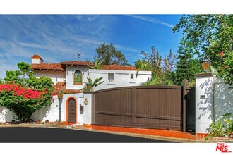Building Photo - 2942 Passmore Dr