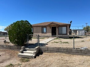 Building Photo - P412