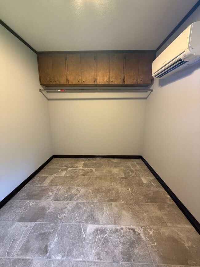 Building Photo - 1101 Silverwood Cove