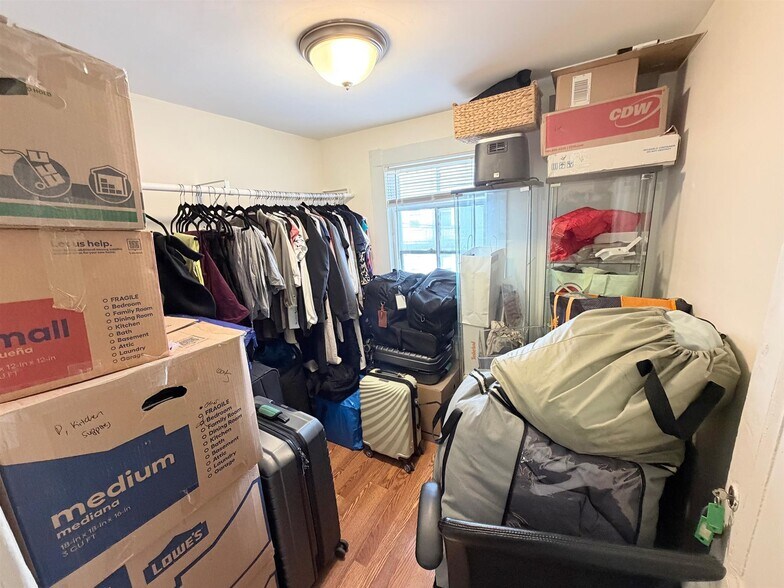 Building Photo - 4 Saint Mary Rd