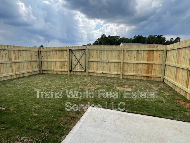 Building Photo - 146 N Auburn Landing Pl