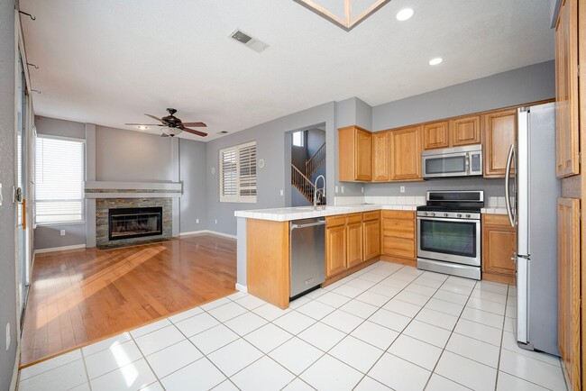 Building Photo - 2701 San Marcos Ct