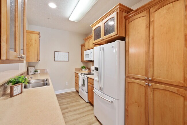 Building Photo - 4101 Crittenton Ln