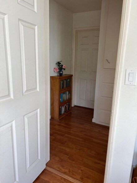 Building Photo - 324 W Arrellaga St