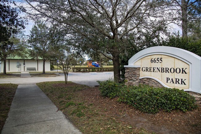 Building Photo - 4 bedroom 3 Bath Pool home in Lakewood Ran...