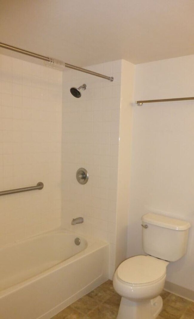 Building Photo - 801 South St