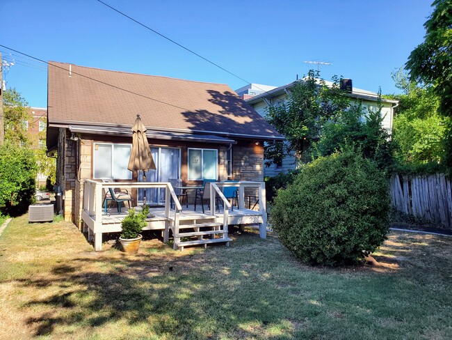 Large backyard with deck for grilling, relaxing, chatting, yoga. - 2509 10th St NE