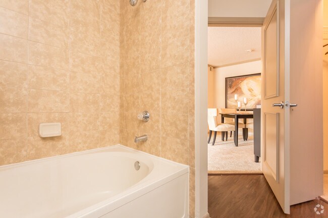 Bathroom - Camden Aventura