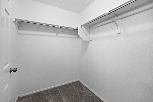 Building Photo - 927 E Swift Dr