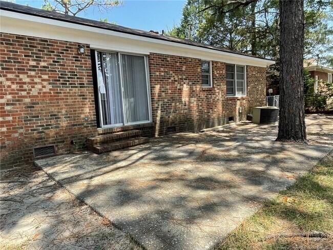 Building Photo - 323 Cadmium Ct