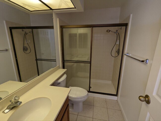 Building Photo - 970 La Mesa Terrace